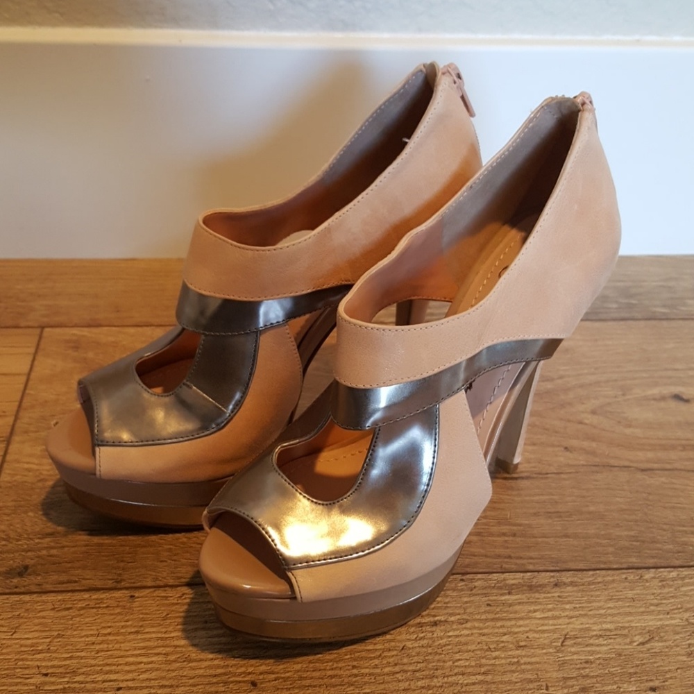 Jessica Simpson "Evannan" platform heels